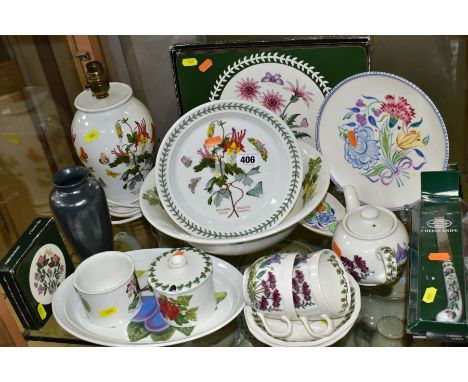 A SMALL QUANTITY OF PORTMEIRION AND OTHER CERAMICS, including boxed set of Botanic Garden coasters and place mats, Botanic Ga