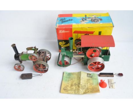 Boxed Wilseco 'Old Smokey' steam roller with instruction sheet (model in very good previously used condition, box fair) and a