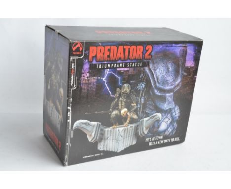 Predator 2 'Triumphant Statue' cold cast porcelain limited edition (2791/3000) 10" statue from Palisades, model in very good 