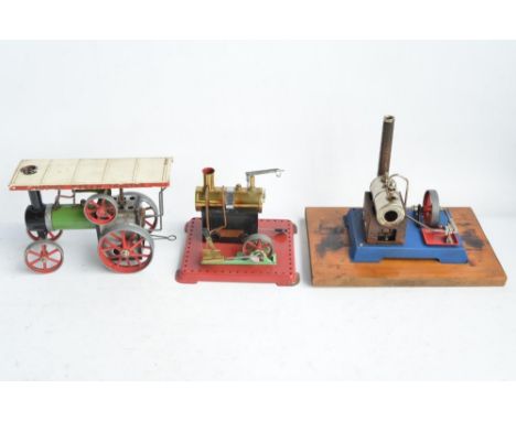 Three live steam engines to include a Mamod TE1 traction engine and an SE2 stationary engine with whistle plus a Wilesco stat