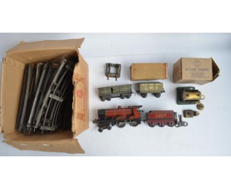 Vintage O gauge Bassett-Lowke 4-4-0 clockwork steam train model '1927' with key (in reluctant working order, would benefit fr
