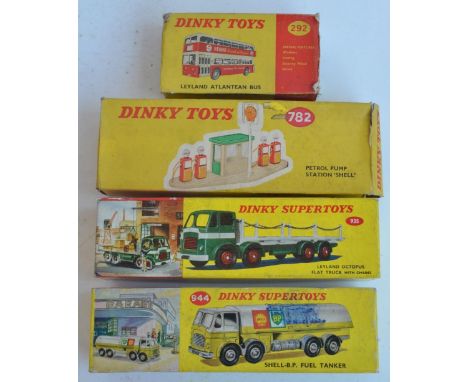 Collection of vintage Dinky Toys to include 292 Leyland Atlantean bus (model fair/good, box poor with no end flaps), 935 Leyl