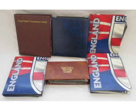 Collection of signed and unsigned coin and First Day covers in 6 folders (146 signed/multi-signed covers) 