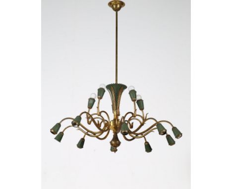 ITALIAN MANUFACTURE Chandelier. Metal, brass. Cm 100,00 x 115,00 x 100,00. Fifteen light chandelier in worked octets and gree