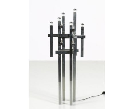 Floor lamp. Chromed metal. Cm 46,00 x 120,00 x 40,00. Floor lamp in chromed metal, 60s.