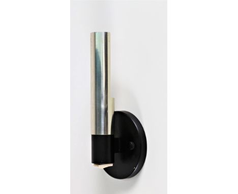 Wall lamp mod. 211. Painted aluminum and lacquered metal. Cm 11,50 x 24,00 x 6,50. For Arteluce, 1955.Made for "Casa al Lago"