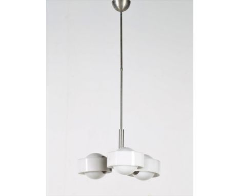 Chandelier. Glass and plexi. Cm 40,00 x 95,00 x 40,00. Three lights chandelier in white plexiglass and glass, Stilux Milano p
