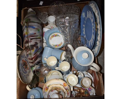 Ceramics and Glass - a Derby S&H miniature imari mug, Derby miniature cups and saucers, Posie, Wedgwood, Wade, Murano fish, e