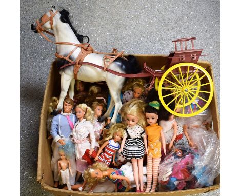 Barbie Dolls - a collection of Barbie and similar Dolls, inc Blonde and light brown haired, Ken Dolls, Skipper,etc, assorted 