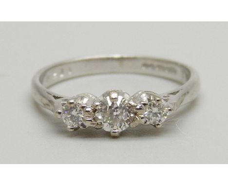 An 18ct white gold three stone diamond ring, 2.4g, J 