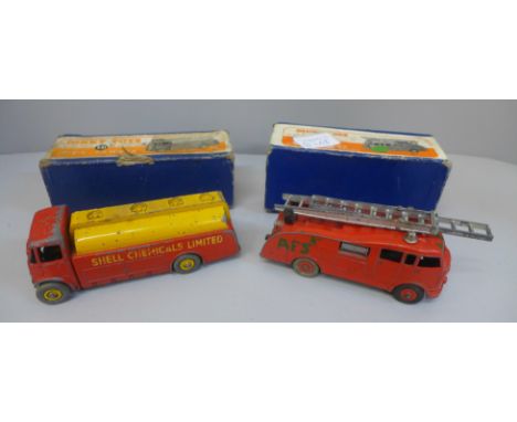 Two Dinky Toys die-cast model vehicles, 591 AEC Tanker and 555 Fire Engine, both boxed 