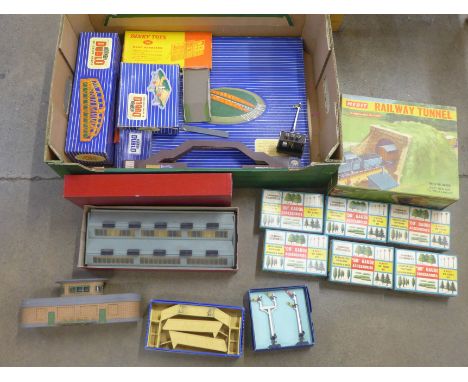 Hornby Dublo model rail accessories, D1 turntable, level crossing, girder bridge, engine shed, signal junctions, etc., a Dink