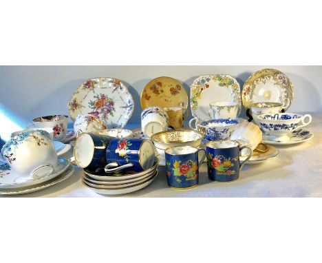 A quantity of cups and saucers to include 4 crown Staffordshire coffee cans, 1 saucer a/f, Doulton Coalport, Worcester.