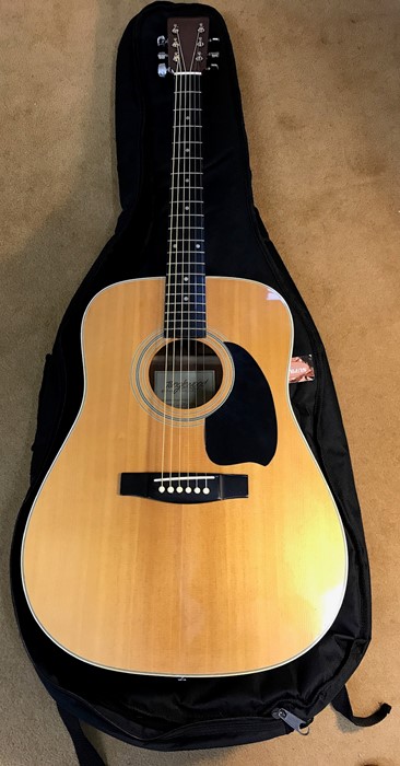 Tanglewood model TW 400N acoustic guitar with padded case.