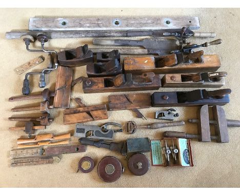 Carpentry tools including block planes and record planes, scribes, spoke shaves, tape measure etc. 