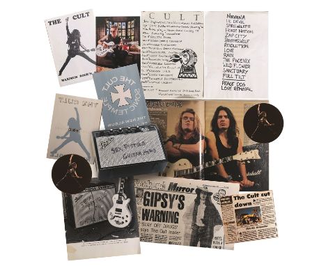 BILLY'S MEMORABILIA INC MINI FENDER AMP. Collection of ephemera to include: a 'Fender - Mini Twin' portable speaker, with mar
