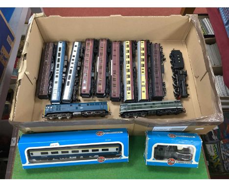 Two Airfix "OO" Gauge/4mm Class 31 Unboxed Co-Co Diesel Locomotives, a BR Blue, R/No. 31407 and BR green R/No. D5531; plus a 
