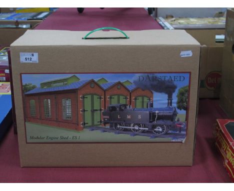 An 'O' Gauge/7mm Modular Single Track Engine Shed, 'ES1' by Darstead, very good with two electric internal lamps, boxed.