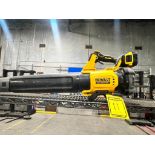 Dewalt 20-Volt Blower, Model DCBL722, S/N DHQXYVG, w/ Battery