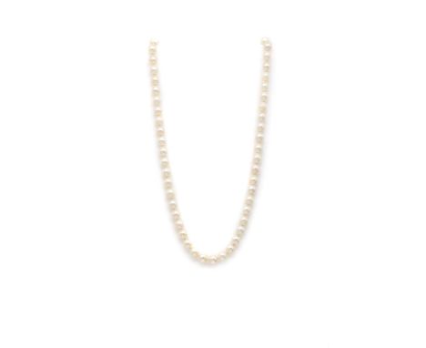 A single row uniform cultured pearl necklace, the cultured pearls 7 to 7.5mm, strung knotted to a gold cultured pearl set saf