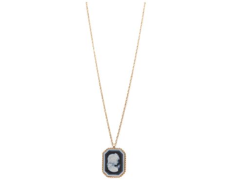 A 9ct gold sardonyx cameo brooch/pendant, the cameo rub set to a twisted wire frame, with pin, roller catch and hinged bale, 