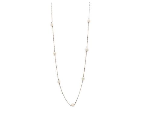 A white gold cultured freshwater pearl set chain,a series of cultured freshwater pearls, approximately 6.5 to 7mm in size, on