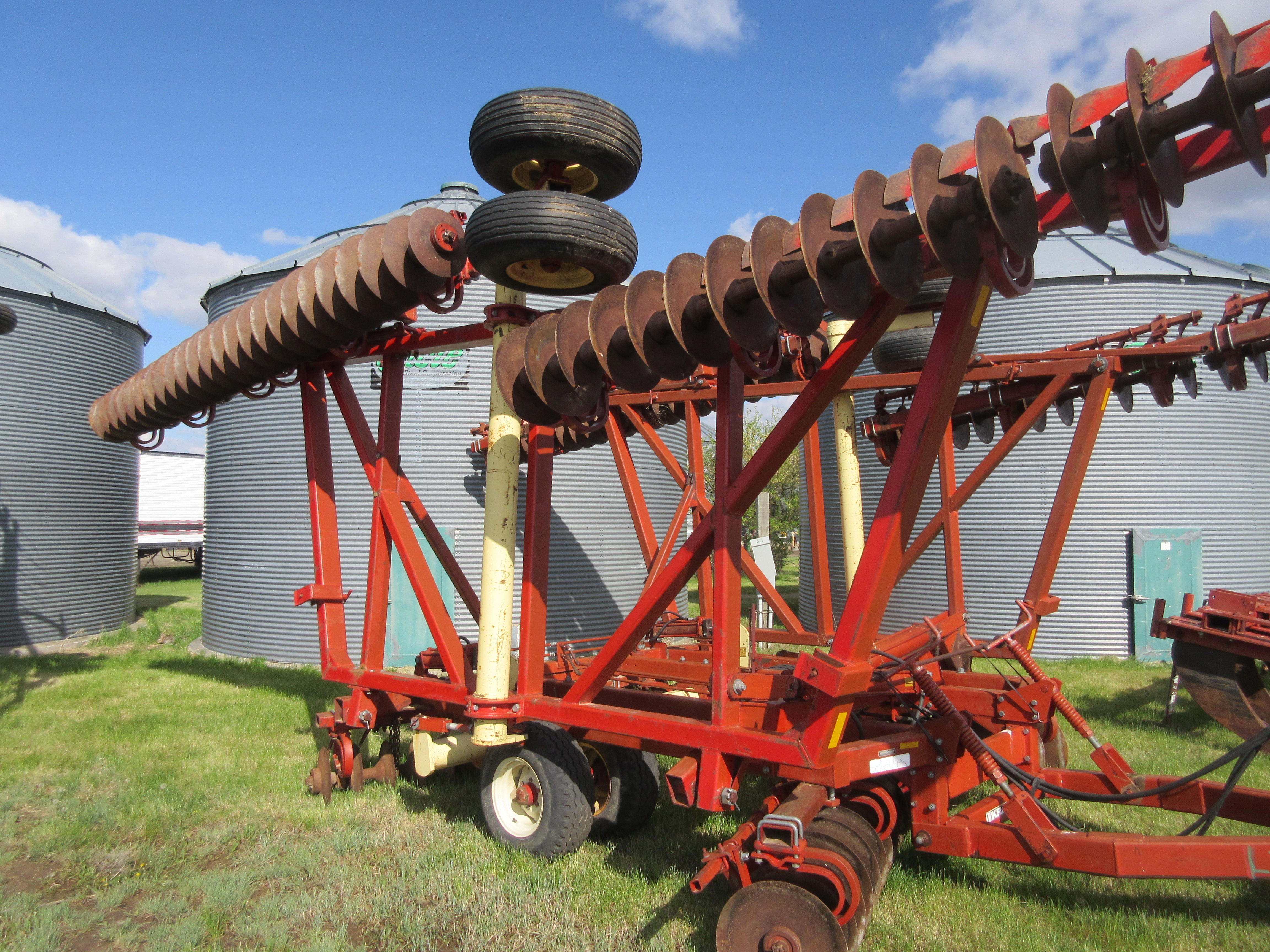45 Ft Krause model 2162 rock flex disk, average 16 inch disks