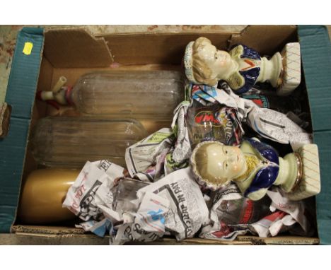 A TRAY OF GLASSWARE TOGETHER WITH TWO CERAMIC BUSTS A/F