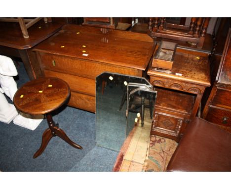 A VINTAGE OAK 3 DRAWER CHEST AND AN OCCASIONAL TABLE (2)
