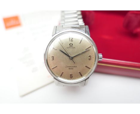 Omega Seamaster 600 gent's stainless steel wristwatch, circa 1965, 30mm champagne dial with Arabic and baton numerals, centre