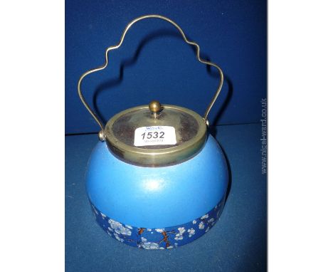 A tea caddy with handle (boxed)