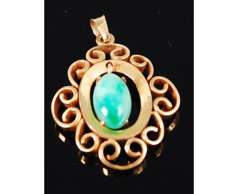 A yellow gold and jade openwork pendant with bale, unmarked but tests as 12ct, 3.6g, 2.5cm (excluding bale)