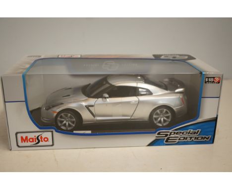 Maisto special edition 1.18 diecast scale model of a  2009 Nissan GT-R 