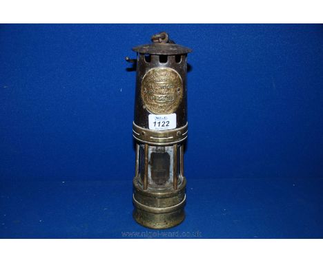 An Ackroyd & Bese Hailwoods improved Davey Lamp.  Type 0.1.B