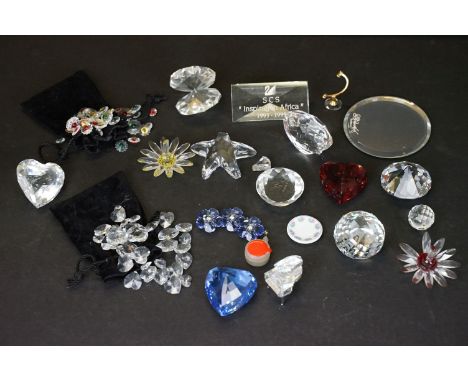 Collection of Swarovski crystal ornaments, to include SCS examples, featuring Marguerite Daisy renewal gift, Red Marguerite R