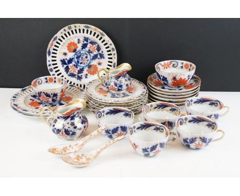 Late 19th / early 20th century Imari pattern porcelain tea set with gilt details, featuring 5 cups, 6 saucers, 6 tea plates, 