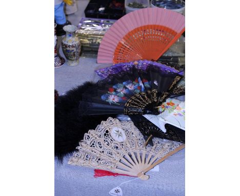 A job lot of vintage hand held fans 