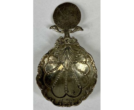 CONTINENTAL SILVER CADDY SPOON having coin handle, Chester import marks for Berthold Muller 1902, 11 x 6.5cms, 1.5ozProvenanc