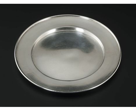 Coupelle en argent lisse	 Moscou 1899-1908	 &nbsp	porte le poinçon de K. Fabergé avec privilège impériale	 diam. 15 cm	 160g