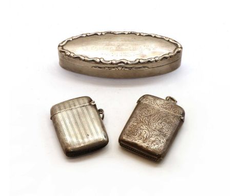 An Edwardian silver snuff box, Jay, Richard Attenborough Co Ltd, Chester 1905, of navette form, 11cm wide, together with a si