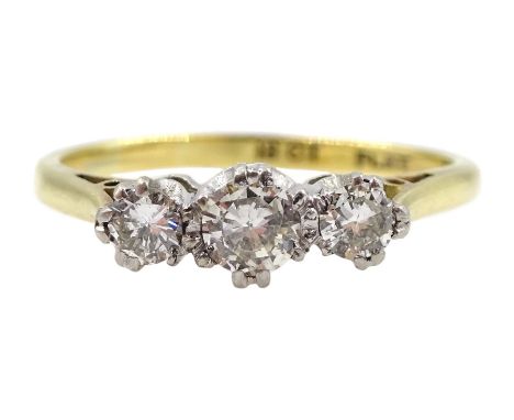 Gold three stone diamond ring, stamped 18ct Plat, total diamond weight approx 0.40 carat