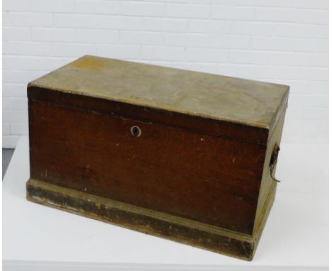 A vintage pine storage trunk, 52 x 96cm 