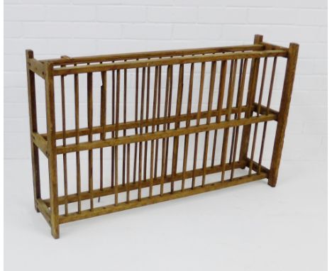 A vintage country wood plate rack, 64 x 106cm 