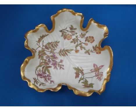 A Worcester leaf and scallop dish having gilt edged and heightened foliate decoration numbered 362