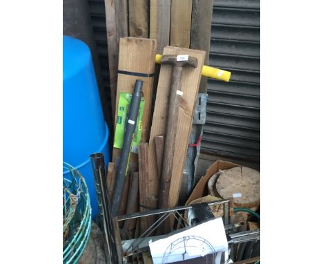 Quantity of hanging baskets, metal garden arch, lawn feeder, garden spade and fork and wooden raised bed (in pieces) 