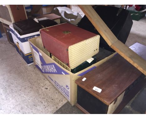 A good collection of vintage radios to include Philco, Bush, Pilot, Sky Queen, etc. - 2 boxes and some loose ( 10 radios ). 