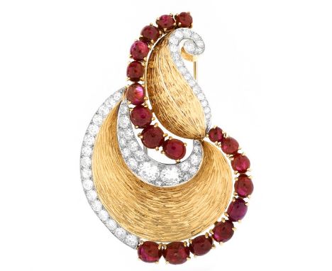 Vintage Mauboussin for Trabert &amp; Hoeffer, Chicago Cabochon Ruby, Round Brilliant Cut Diamond and 18 Karat Yellow Gold Bro