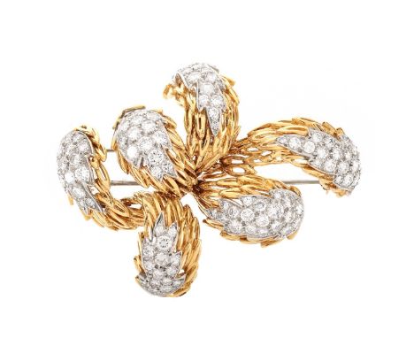Vintage Tiffany Round Brilliant Cut Diamond and 18 Karat Yellow Gold Brooch. Diamonds D-E-F color, VVS-VS clarity. Stamped Ti
