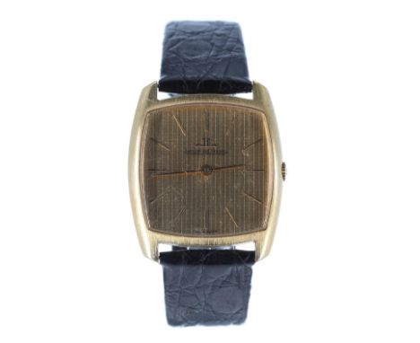 Jaeger-LeCoultre 18k square cased gentleman's wristwatch, case ref. 904021, 13488xx, circa 1973, the engine turned dial with 