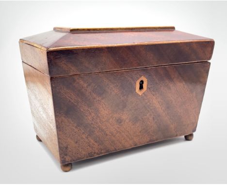 Victorian rosewood tea caddy on bun feet[13cmx18cmx10.5cm]No Key